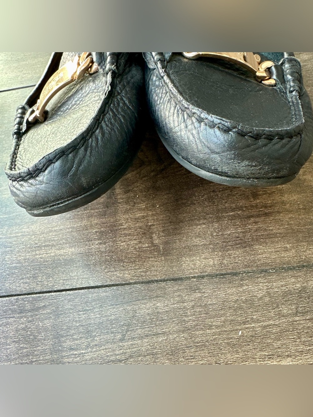COACH "Olive" Black Pebbled Leather Loafers Flats Gold Chain Hardware Size 9B - Picture 4 of 16